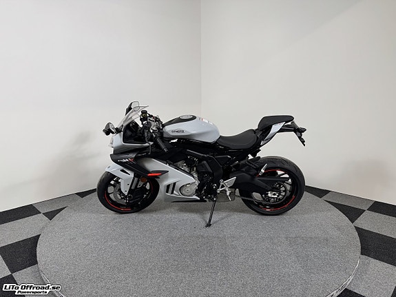 CFMOTO 675SR-R AEROLITE GREY 5 of 13