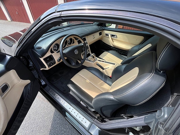 Mercedes-Benz SLK230 8 of 11