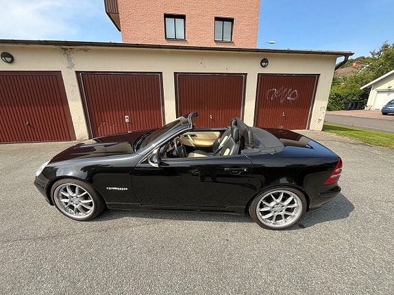 Mercedes-Benz SLK230 7 of 11