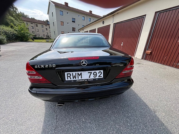 Mercedes-Benz SLK230 4 of 11