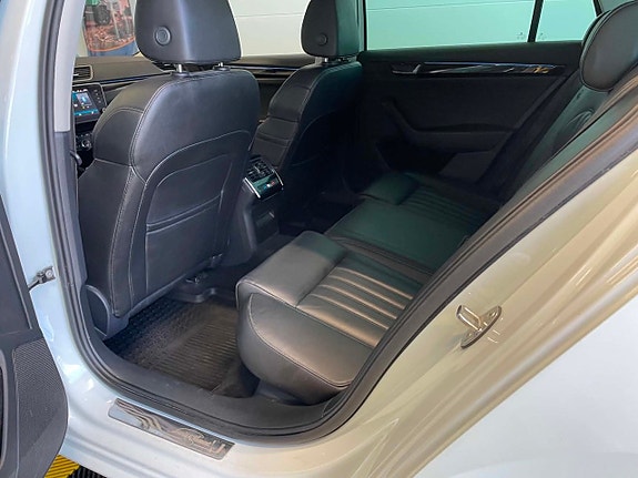 Skoda Superb 21 of 30