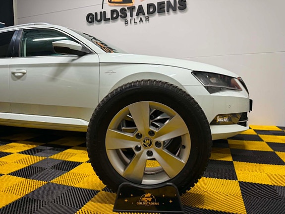 Skoda Superb 7 of 30