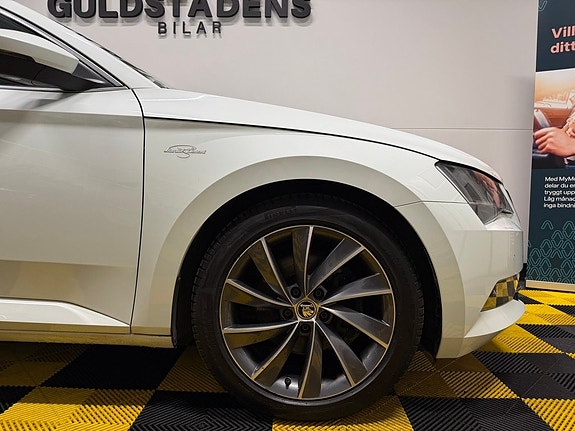 Skoda Superb 6 of 30
