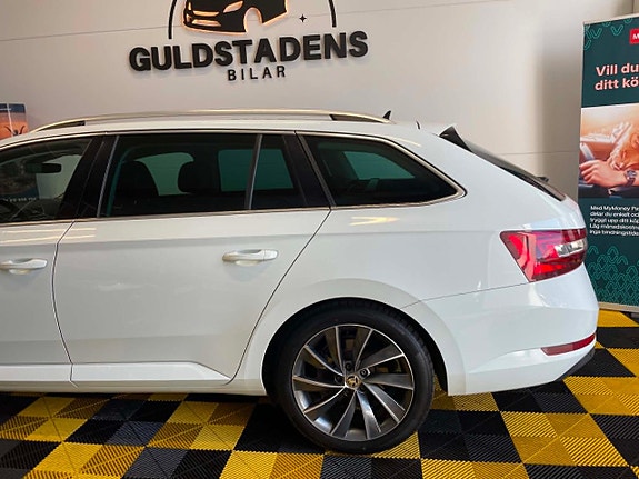 Skoda Superb 8 of 30