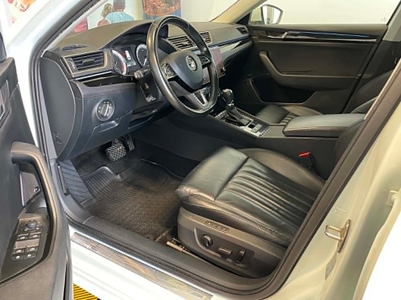 Skoda Superb 13 of 30