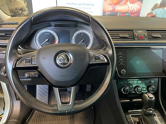 Skoda Superb 16 of 30