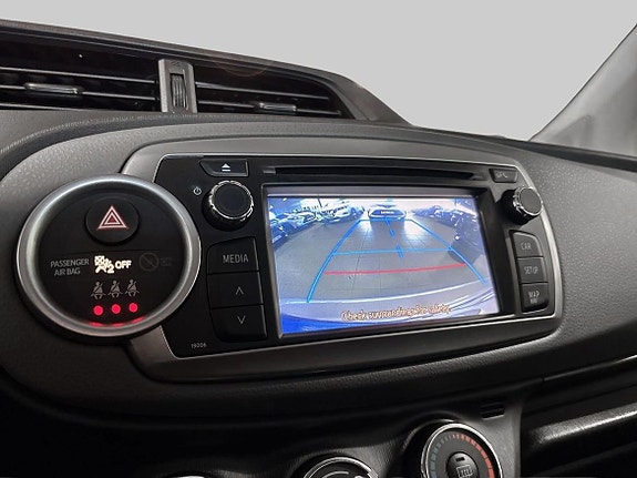 Toyota Yaris 16 of 18