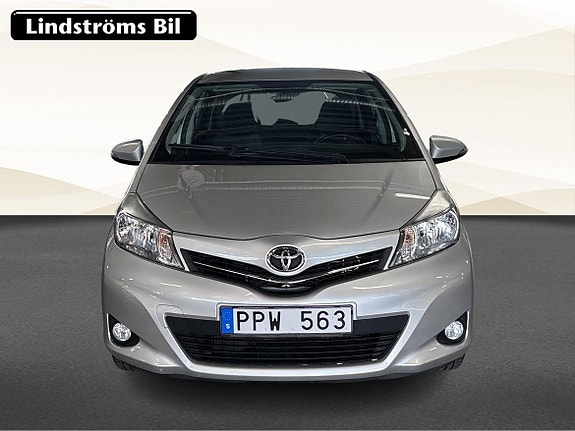 Toyota Yaris 8 of 18