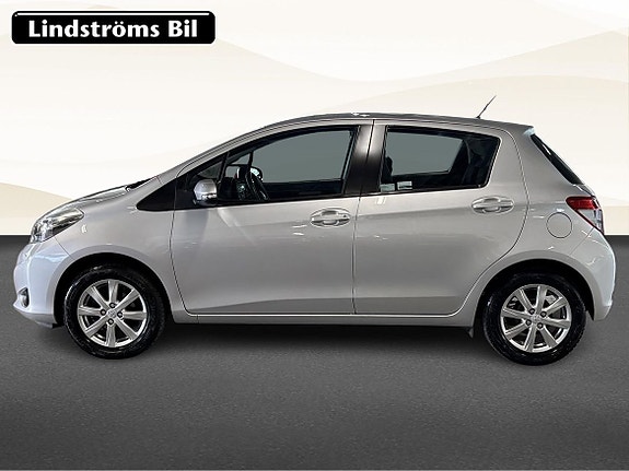 Toyota Yaris 6 of 18