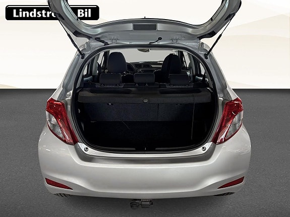 Toyota Yaris 12 of 18