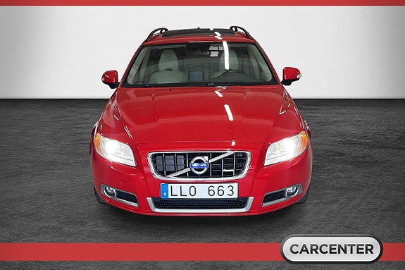 Volvo V70 2 of 18