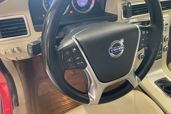 Volvo V70 8 of 18