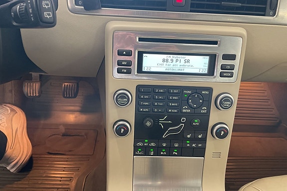 Volvo V70 11 of 18