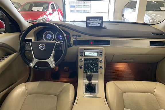 Volvo V70 9 of 18