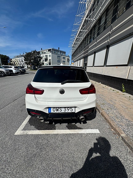 BMW 125i 3 of 7