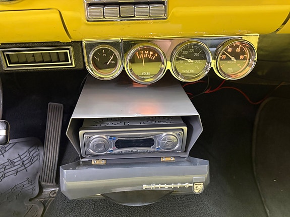 Ford Fairlane 25 of 25