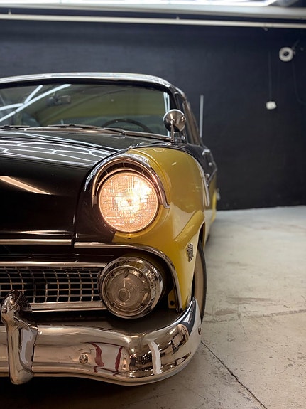 Ford Fairlane 5 of 25
