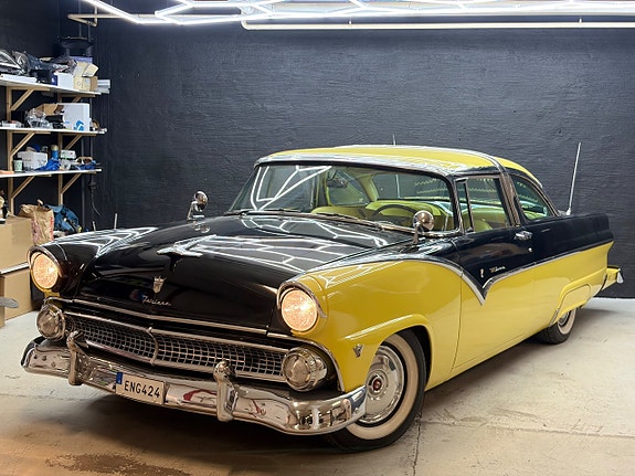 Ford Fairlane 3 of 25