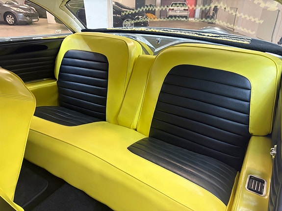 Ford Fairlane 19 of 25