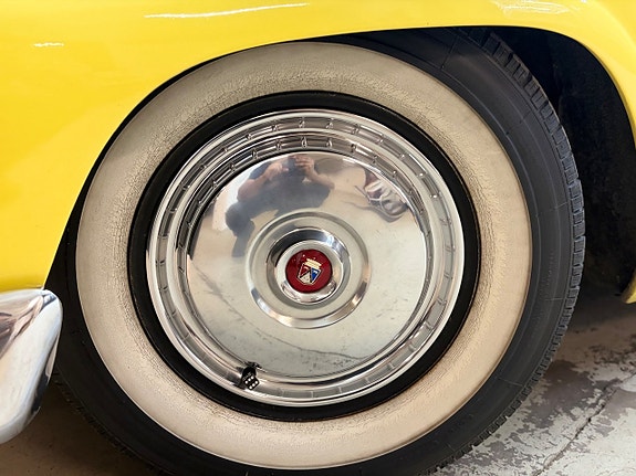 Ford Fairlane 18 of 25