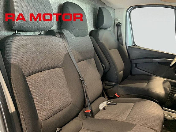 Nissan Primastar 7 of 15