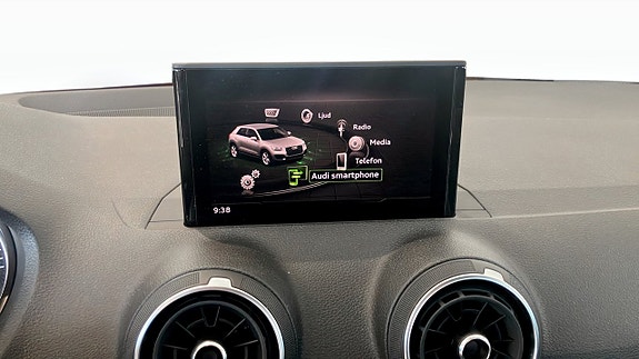 Audi Q2 9 of 17