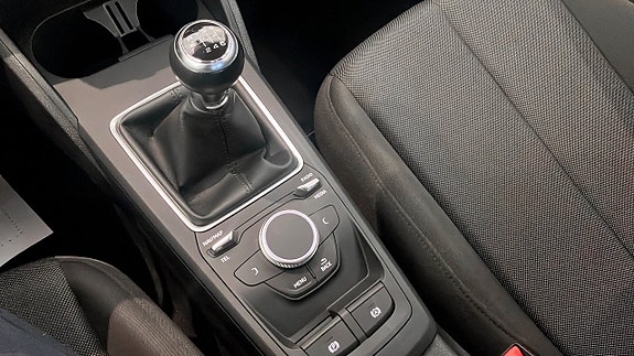 Audi Q2 16 of 17