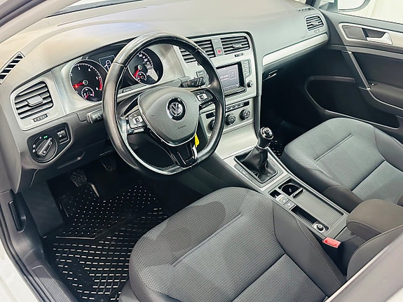 Volkswagen Golf VII 8 of 21