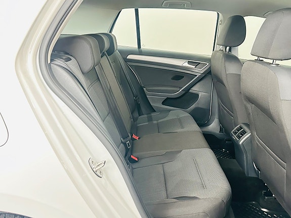 Volkswagen Golf VII 15 of 21