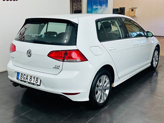 Volkswagen Golf VII 6 of 21