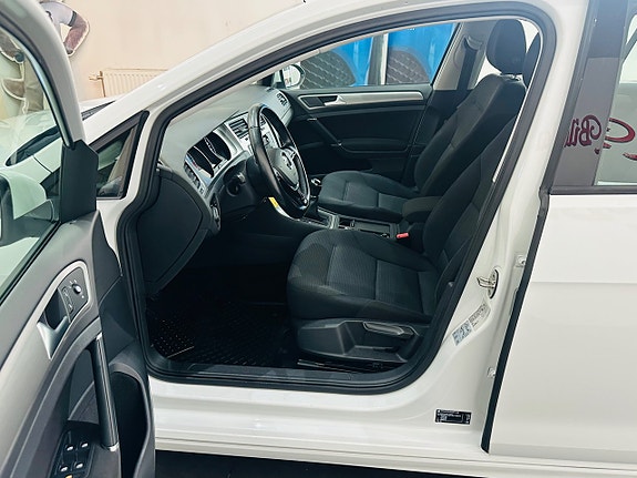 Volkswagen Golf VII 9 of 21