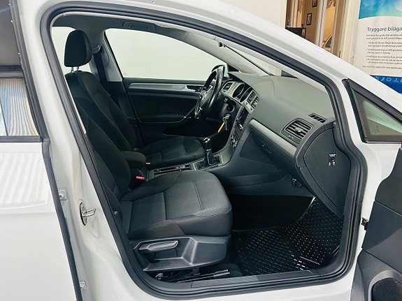 Volkswagen Golf VII 11 of 21