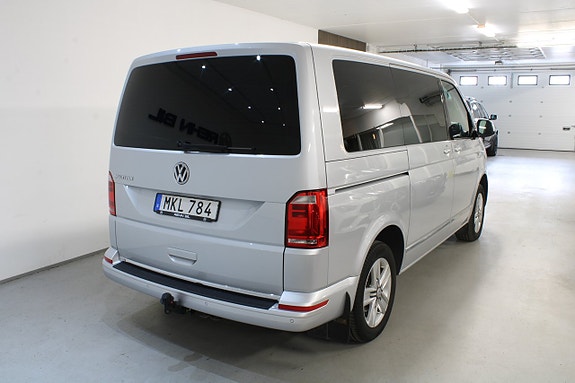 Volkswagen Multivan 4 of 14