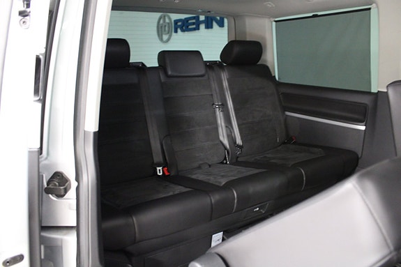 Volkswagen Multivan 8 of 14