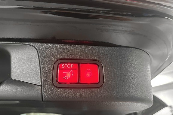 Mercedes-Benz GLB220 d 14 of 21