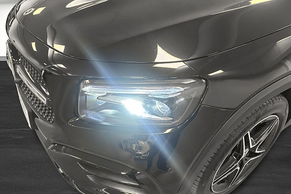 Mercedes-Benz GLB220 d 16 of 21
