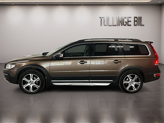 Volvo XC70 2 of 28