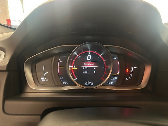 Volvo XC70 22 of 28