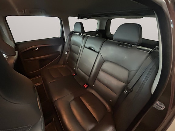 Volvo XC70 13 of 28