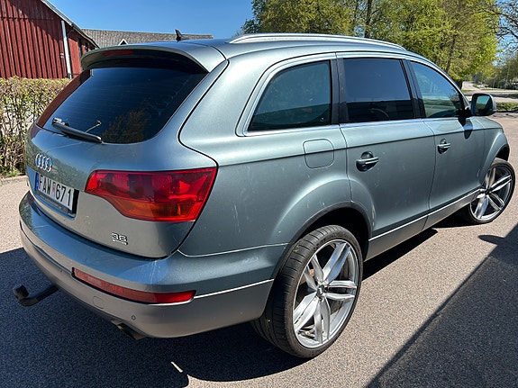 Audi Q7 3 of 9