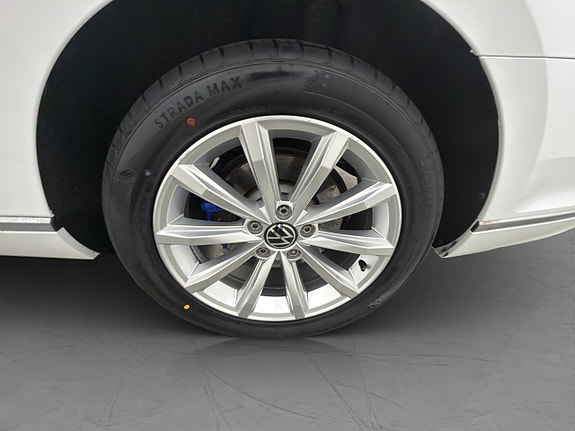 Volkswagen Passat 29 of 30