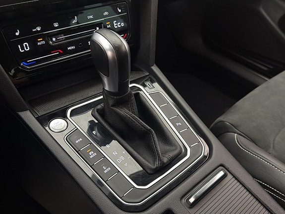 Volkswagen Passat 24 of 30