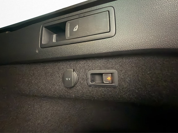 Volkswagen Passat 10 of 30