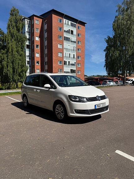 Volkswagen Sharan 2 of 7