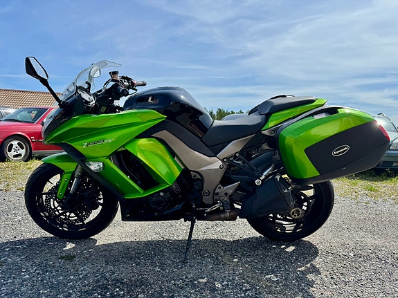 Kawasaki Ninja Z1000SX 3 of 6
