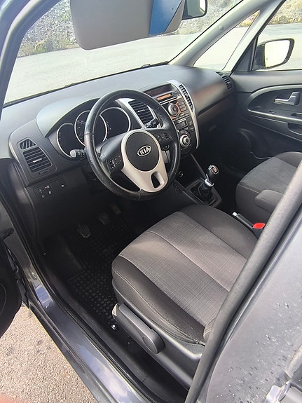Kia Venga 8 of 10
