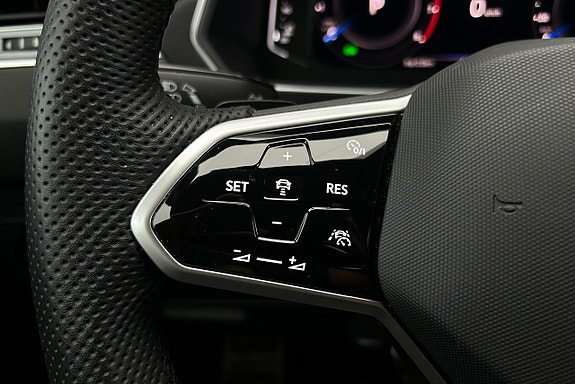 Volkswagen Tiguan Allspace 24 of 30
