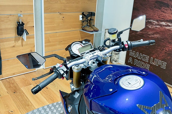 BMW S 1000 R |Akrapovic|Sport package|Dynamic|Endast 681 mil|SE SPEC 13 of 16