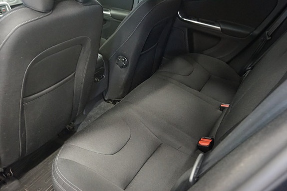 Volvo V60 10 of 18