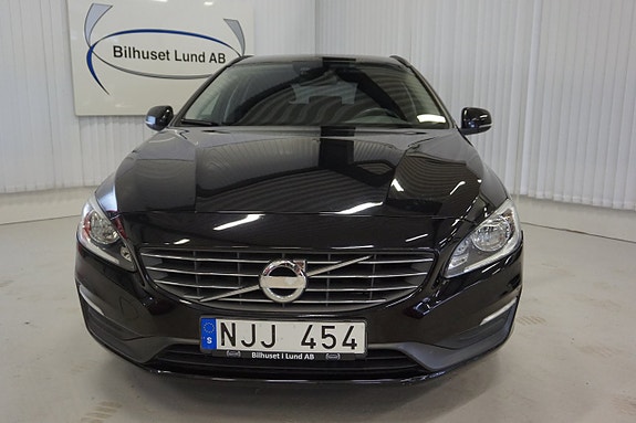 Volvo V60 2 of 18